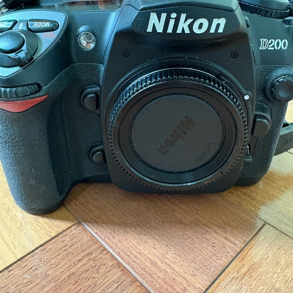Nikon D200 Black DSLR Camera